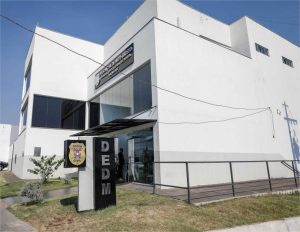 Polícia Civil prende quatro homens por violência doméstica em Cuiabá