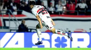 Palmeiras vence o São Paulo e abre vantagem na liderança do Brasileirão