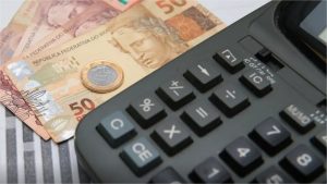 Economia brasileira cresceu 2,2% em 2025, aponta prévia da FGV