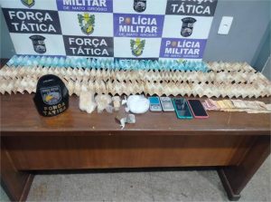 Força Tática prende homem por tráfico de drogas e apreende R$ 12 mil em espécie