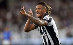 Palmeiras quer Danilo de volta, mas Botafogo promete fazer jogo duro