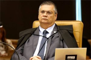 STF amplia decisão e proíbe novos “penduricalhos” acima do teto