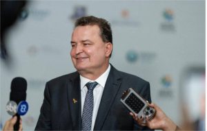 Requerida por Max, câmara temática vai reconhecer atuação de professores da educação infantil