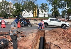 Obras de implantação do BRT seguem com interdições parciais na Avenida do CPA