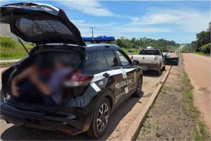 Casal do crime é preso com R$ 2,6 mil furtados de comerciante durante a madrugada em MT