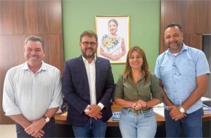 Prefeita Flávia Moretti faz balanço de ações durante visita de ministro interino