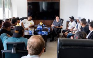 Prefeitura busca solução para garantir renda e legalidade a comerciantes de peixes do Praeirinho