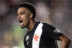 Brenner marca pela primeira vez e dá volta por cima após vaias, no Vasco