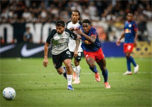 Eficaz na etapa final, Corinthians bate o Bragantino e comemora primeira vitória no Brasileiro