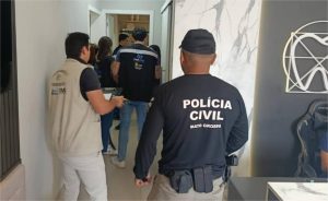 Polícia Civil e órgãos fiscalizadores flagram exercício ilegal de profissão em clínica odontológica de Cuiabá