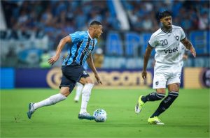 Que reviravolta! Grêmio vira em dez minutos e atropela o Botafogo
