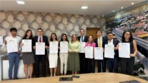 Vereadora Paula Calil homenageia estudantes da Liga Acadêmica de Direito da UFMT