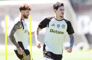 Com mudanças, Flamengo divulga relacionados para Recopa