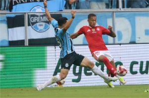 Grêmio atropela o Internacional e vence partida de ida na final do Gauchão
