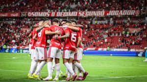 Inter bate a Chapecoense e deixa o Z-4 do Brasileirão