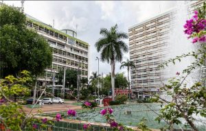 Prefeito e vice-governador formalizam adesão ao Balcão Único em Cuiabá