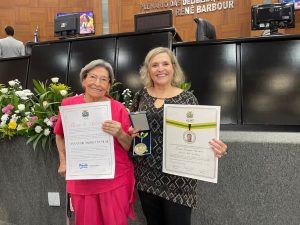 Fundadora da Oncomed recebe Comenda Dante de Oliveira na ALMT