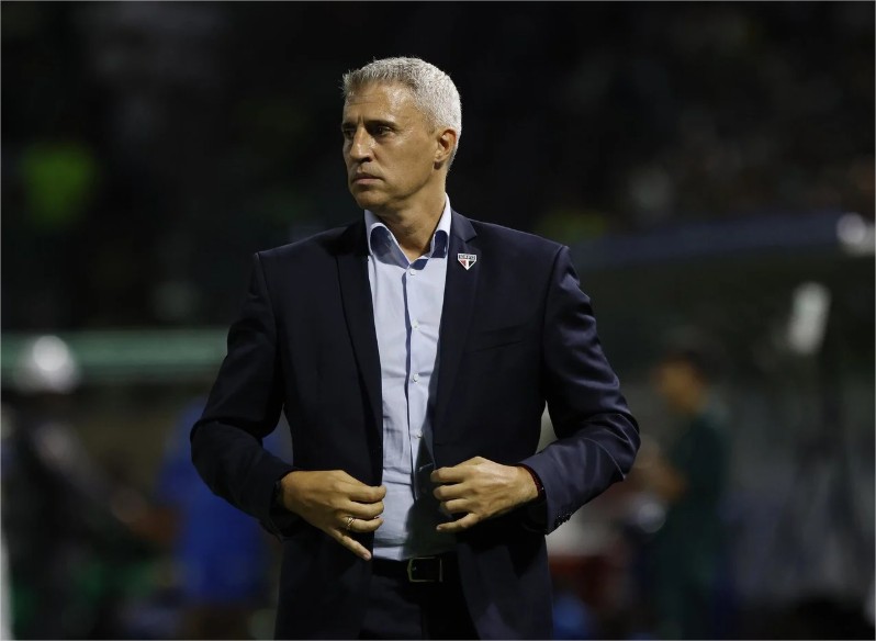 Botafogo inicia conversas com Crespo, ex-São Paulo