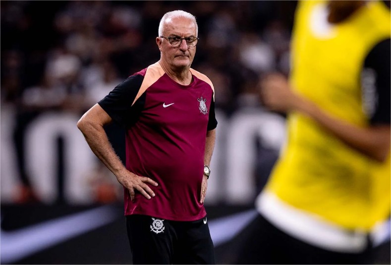 Após novo tropeço do Corinthians, Dorival Júnior não teme demissão: ‘Estou tranquilo’