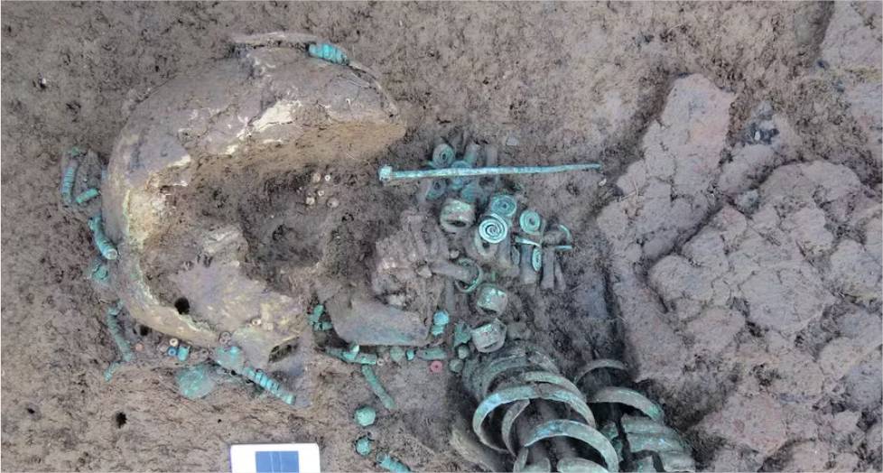 Tumba de 3 mil anos de mulher da elite é encontrada na Chechênia