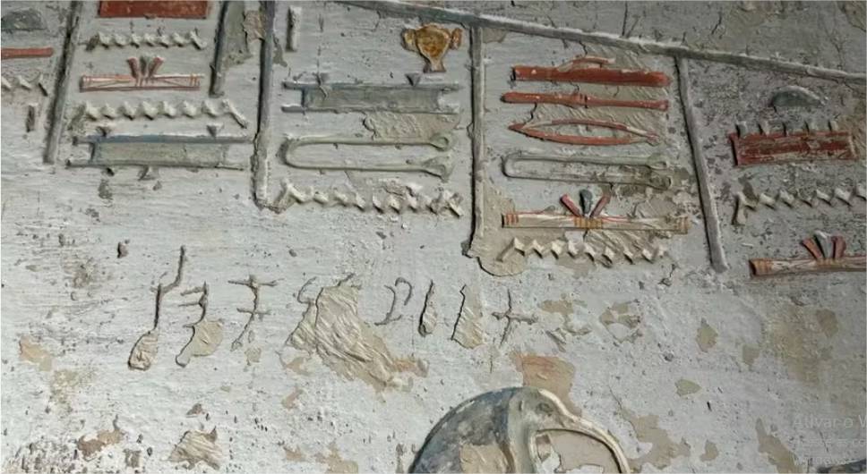 Visitantes da Índia picharam dezenas de tumbas egípcias há 2 mil anos