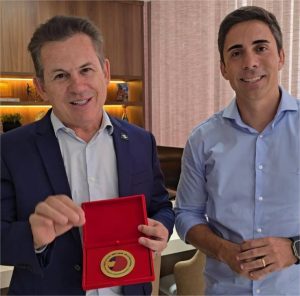 Governador recebe prêmio nacional por alfabetização na idade certa