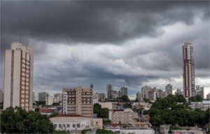 Cuiabá segue em alerta laranja para chuvas intensas no início da semana