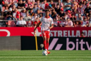 Ancelotti convoca zagueiro Vitor Reis, do Girona, para amistoso da Seleção contra a Croácia